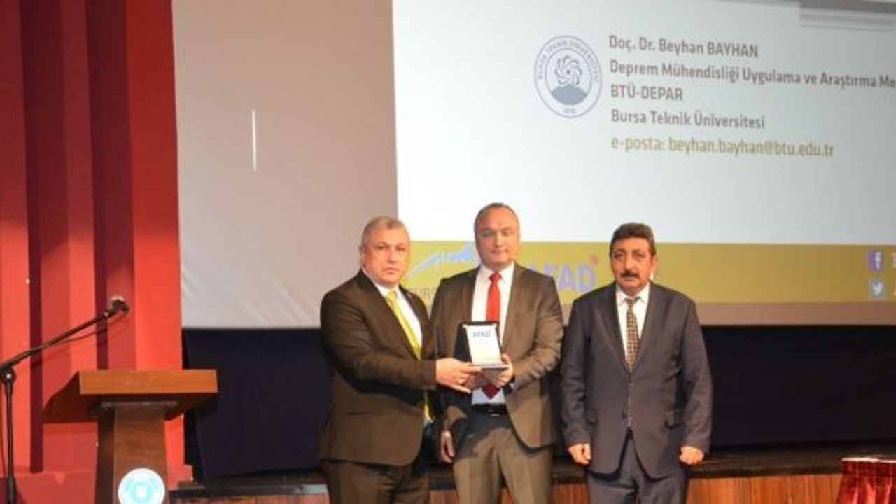 Bursa AFAD’ın “Bursa ve deprem gerçeği” konferansına yoğun ilgi