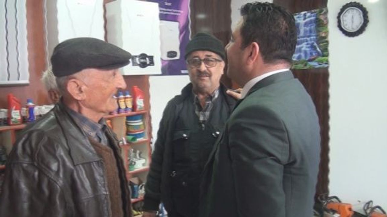 CHP’li aday Soner Gökçe Akçadağlılarla bir araya geldi