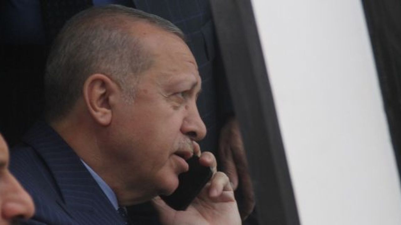 Cumhurbaşkanı Erdoğan çocuklara oyuncak, annelere bez çanta dağıttı