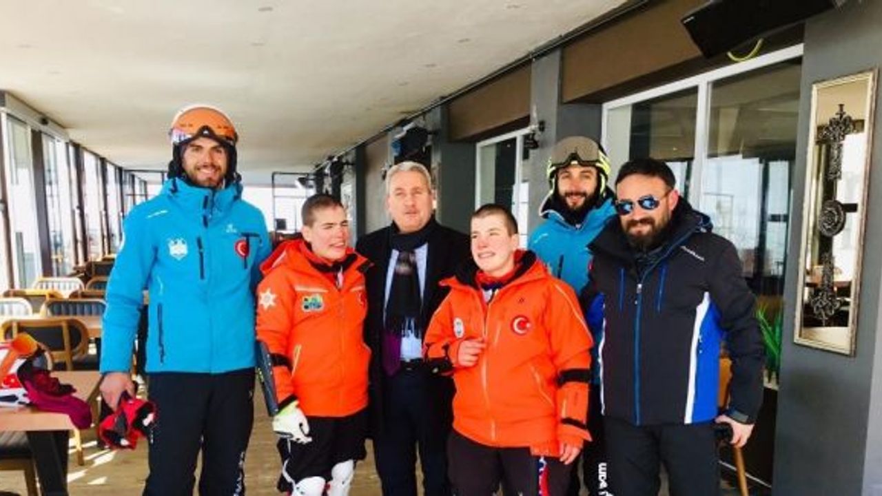 Erzurum Gençlik ve Spor İl Müdürü Taşkesenligil: “Gurur kaynaklarımızın adeta madalyaları ellerinden çalınmıştır”