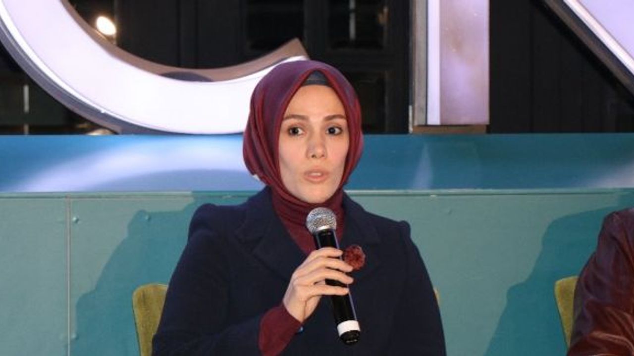 Esra Albayrak 28 Şubat sürecinde yaşadıklarını anlattı