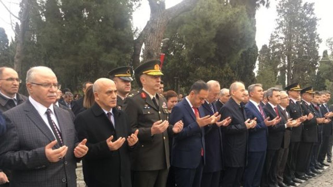 İstiklal Marşı Şairi Mehmet Akif Ersoy kabri başında anıldı