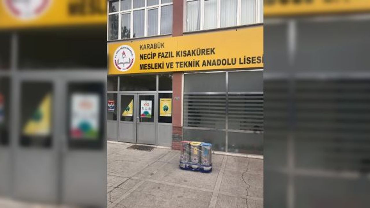 Karabük Belediyesi tarafından okullara geri dönüşüm üniteleri dağıtıldı