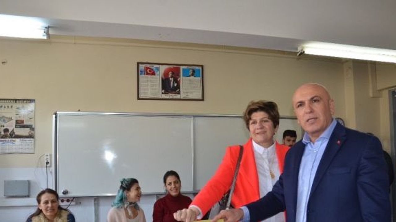 Millet İttifakı Balıkesir Büyükşehir Başkan adayı Ok oyunu kullandı