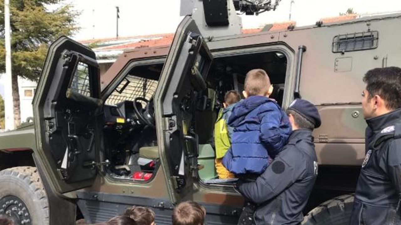 Miniklerden Özel Harekat ve Çevik Kuvvet Şube Müdürlüğü’ne ziyaret