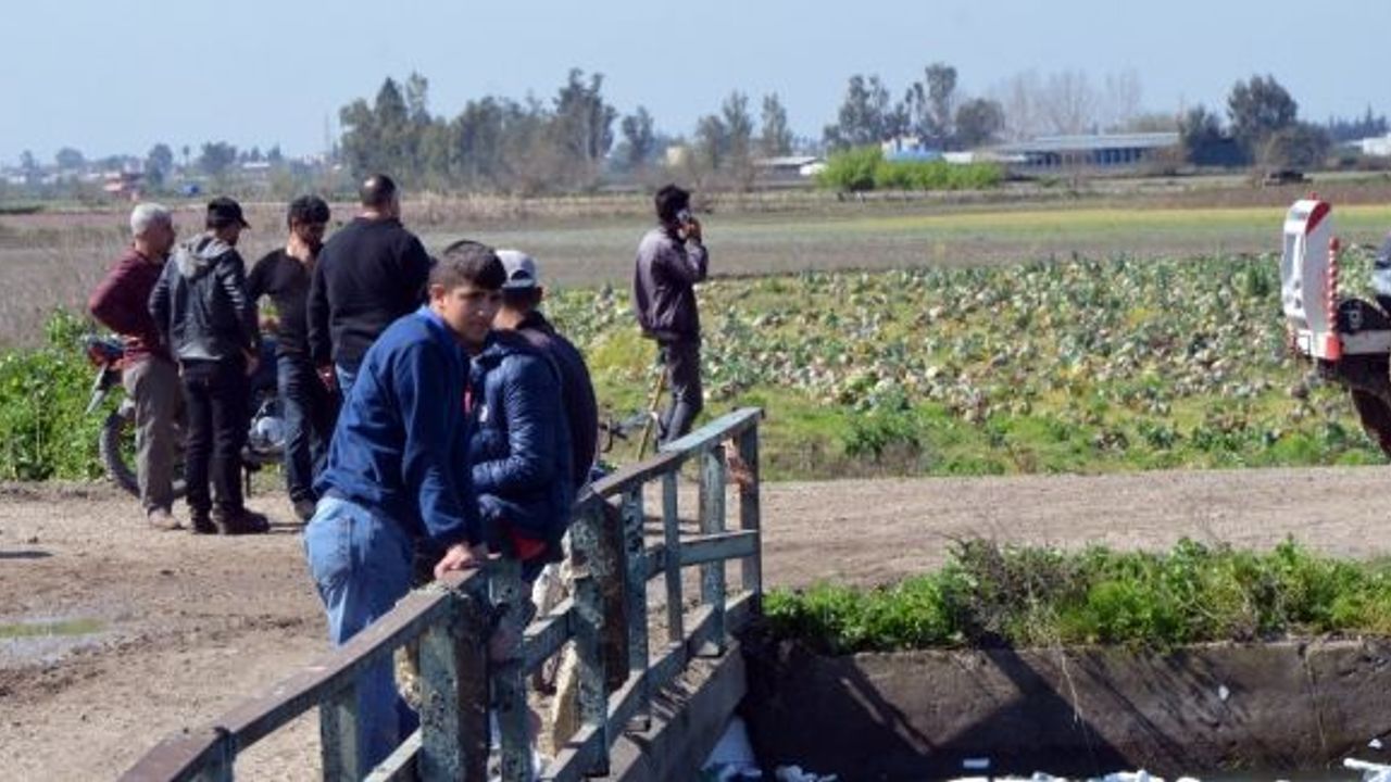 Oğlunu kurtarmak için kanala atlayan baba suda kayboldu
