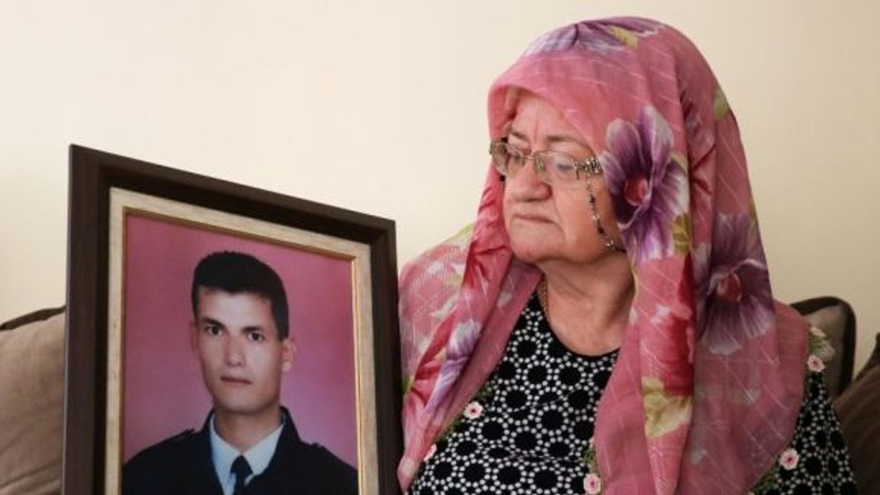 (Özel) İntihar eden teröristin şehit ettiği polisin annesi konuştu