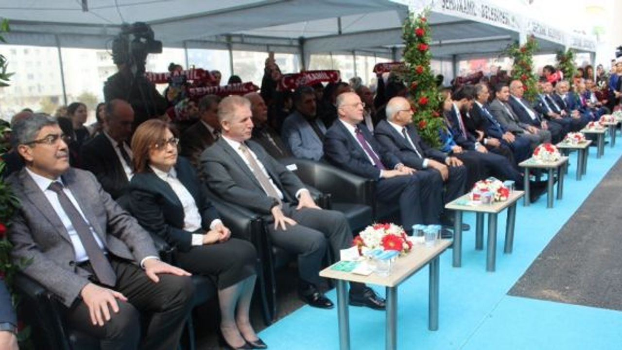 Şehitkamil Nikah Salonu görkemli bir açılışla hizmete girdi