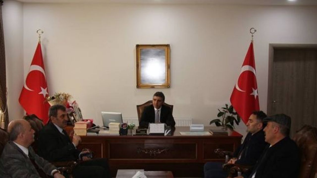 SGK İl Müdürü Nizamettin Durmuş Oltu Kaymakamı Turan’ı  ziyaret etti