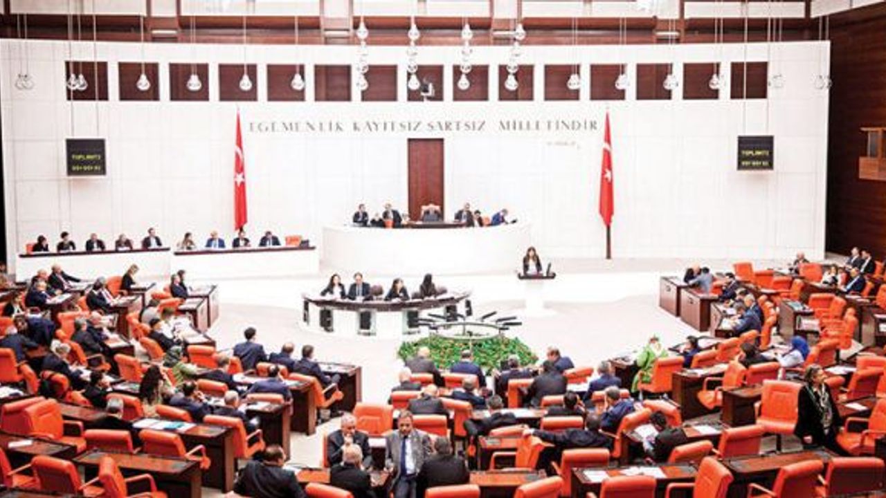 İnfaz indirimini de içeren yargı paketi bütçe sonrasına kaldı