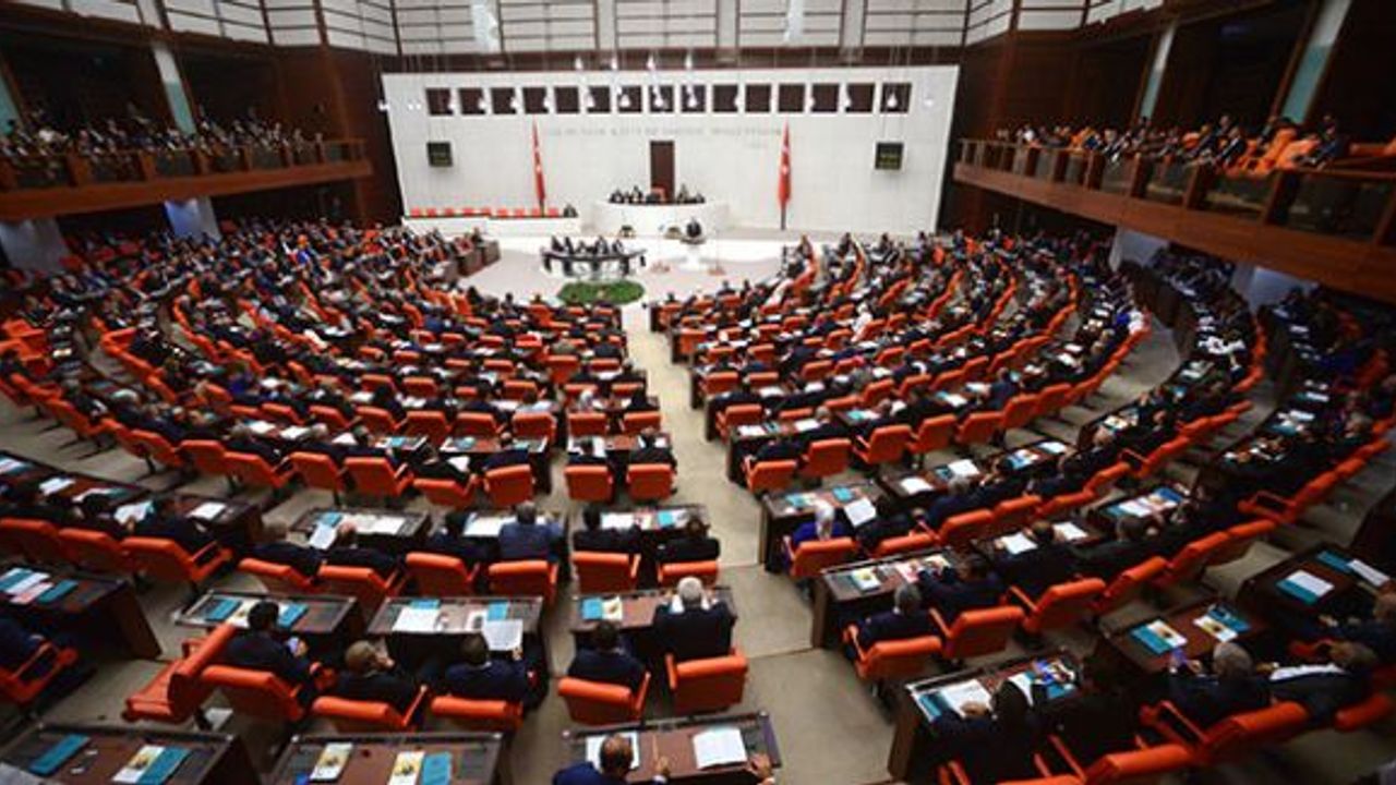 AK Parti'den askeri suçlara ilişkin yeni yasa teklifi