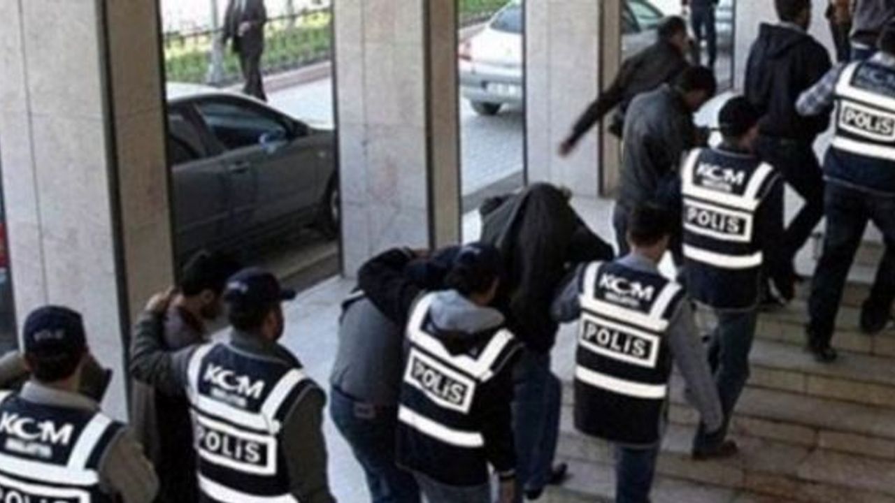 Ankara merkezli 40 ilde FETÖ operasyonu: 100 gözaltı kararı