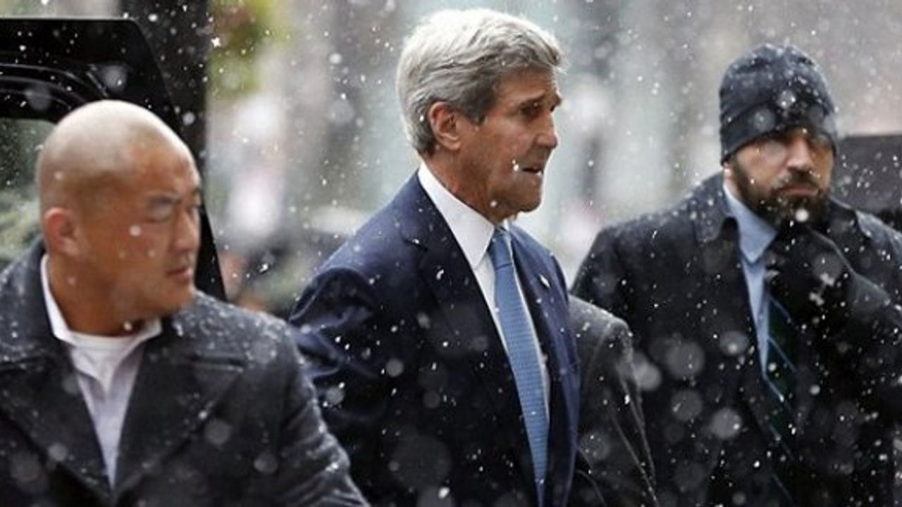 Evinin önündeki karı temizlemeyen ABD Dışişleri Bakanı Kerry’ye para cezası