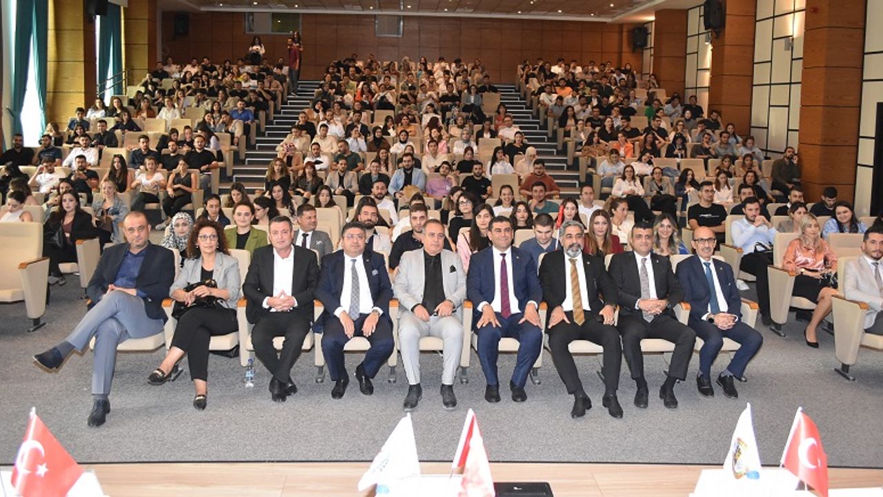 Adana Barosu 2023-2024 Staj Eğitim Dönemi 'Dünden Bugüne Avukatlık Mesleği ve Mesleğin Geleceği' paneli ile açıldı 