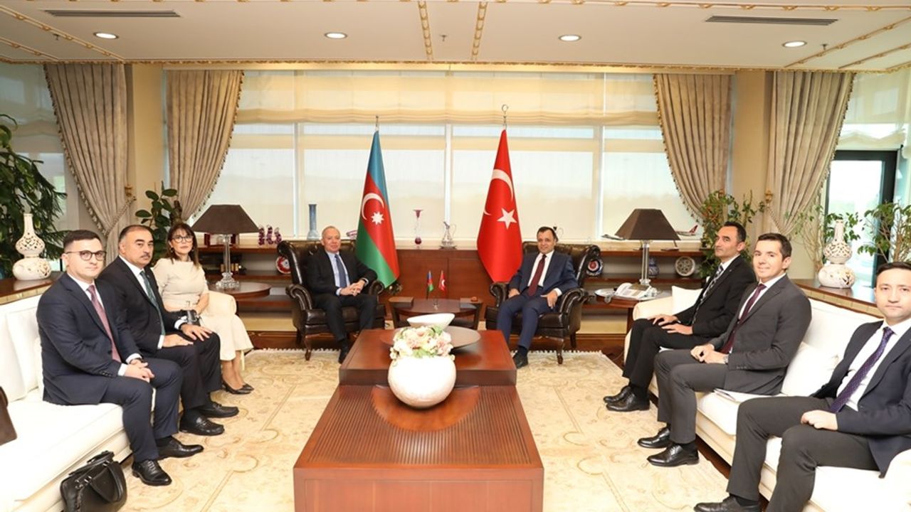 Azerbaycan Anayasa Mahkemesi heyeti AYM'yi ziyaret etti