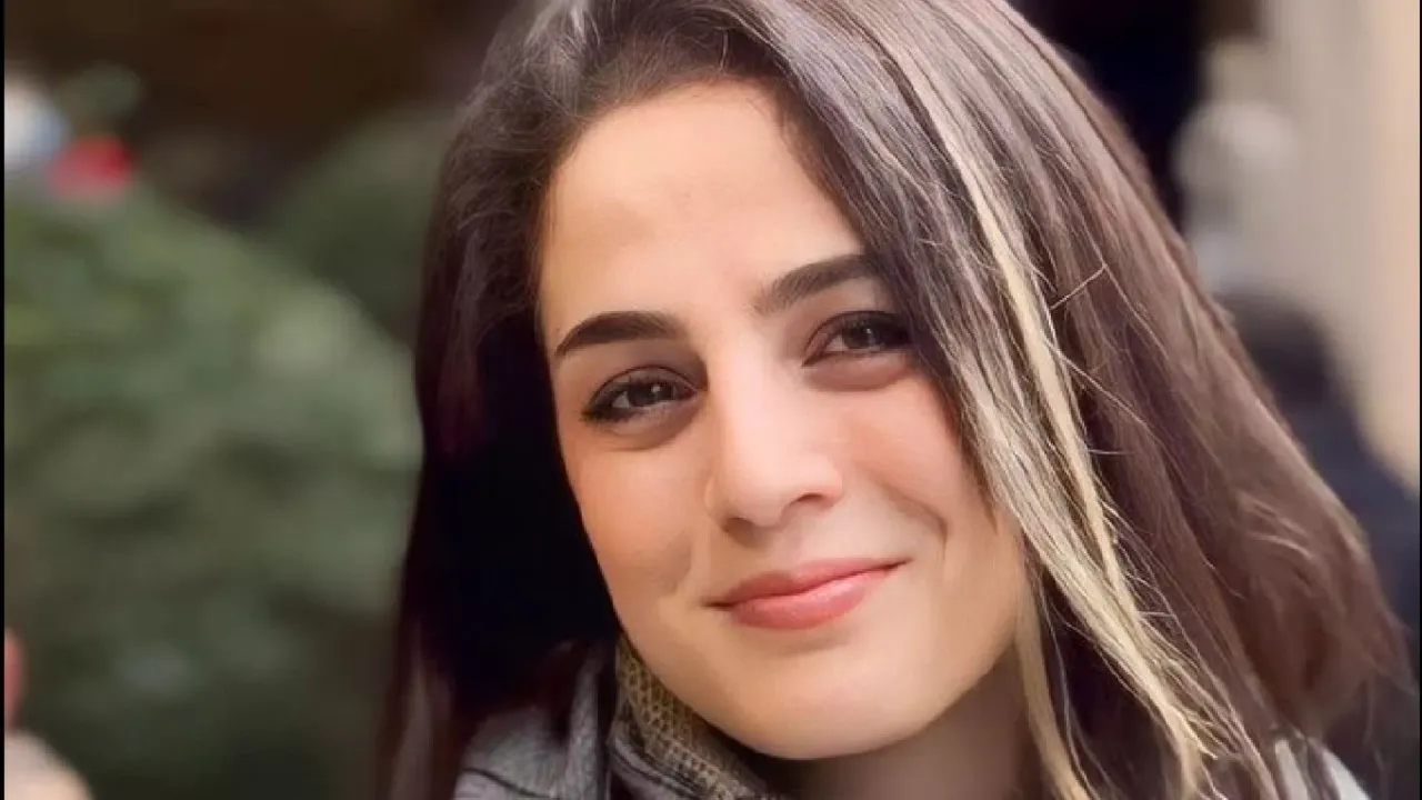 Başörtüsüz dışarı çıkan İranlı kadına 74 kırbaç cezası