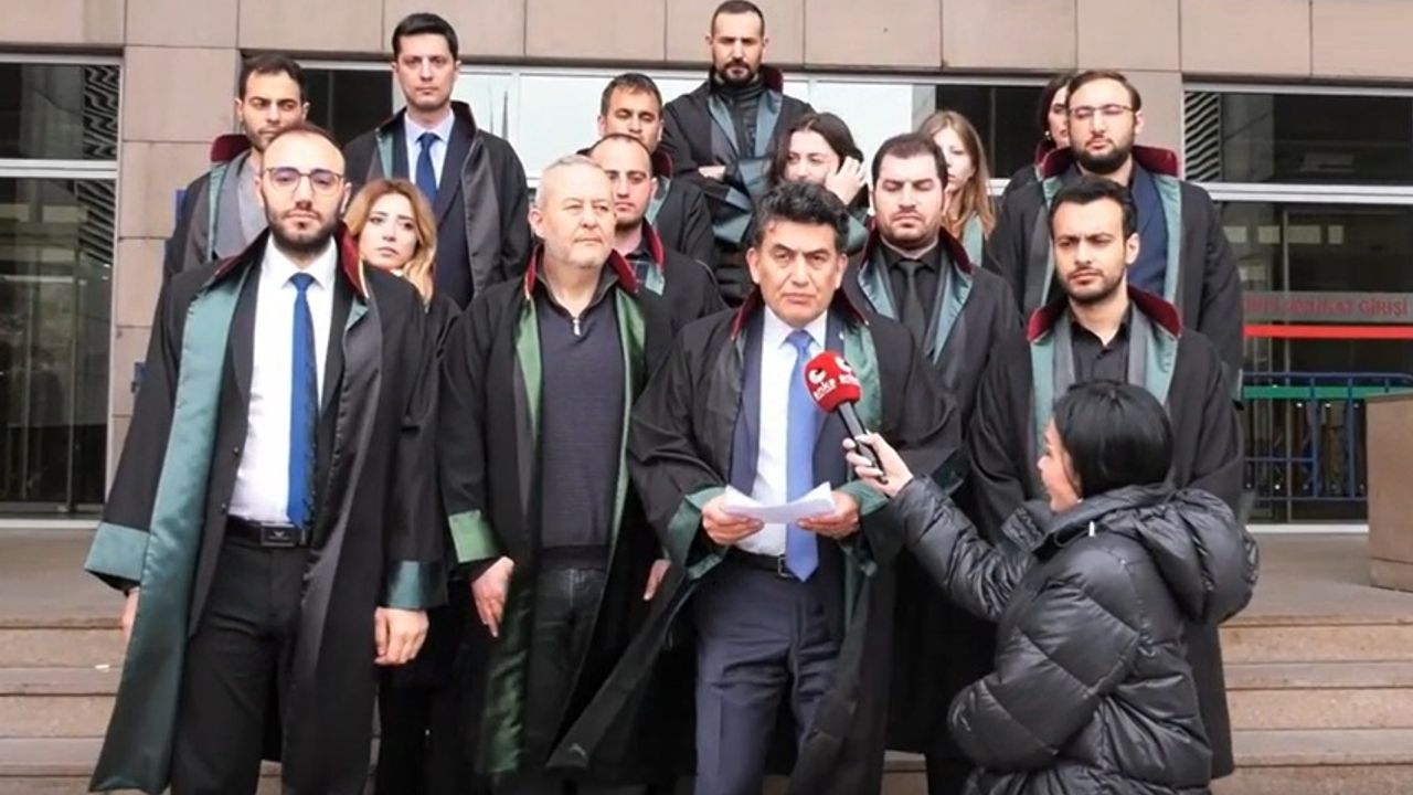 Avukat gözaltılarına adliye önünde tepki: ‘Bugün vesayeti kabul eden yarın cübbesini ilikler’