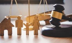 BOŞANMA DAVASI SIRASINDA ORTAK KONUTUN TAHSİSİ: HUKUKİ SÜREÇ VE DİKKAT EDİLMESİ GEREKENLER