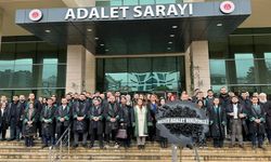 Trabzonlu avukatlardan, tutuklanan taraftarlar için 'siyah çelenk'li tepki