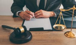 MEMURLARIN YILLIK İZİNLERİ İÇİNDEKİ ULUSAL BAYRAM, GENEL TATİL GÜNLERİ VE CUMHURBAŞKANLIĞINCA İDARİ İZİNLİ SAYILAN GÜNLERİN YILLIK İZİNDEN SAYILMAMASI