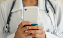 SAĞLIK ÇALIŞANLARININ SOSYAL MEDYAYLA İMTİHANI