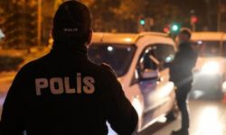 POLİSİN DUR İHTARINDA MUHATABIN YÜKÜMLÜLÜKLERİ - ELLER DİREKSİYON ÜZERİNDE VE GÖRÜNÜR OLMALI MI?