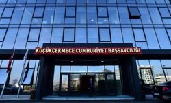 Hakime saldırmaya çalıştığı belirtilen avukat gözaltına alındı