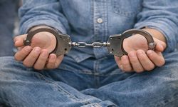 SUÇ İŞLEYEN ÇOCUKLARA KELEPÇE TAKILAMAMASI