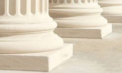 Normativist Pozitivizm: Hans Kelsen’in Saf Hukuk Teorisi