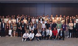 Av. Özkan Yücel'in anısına düzenlenen TBB CMK Eğitimcilerinin Eğitimi Programını tamamlayan avukatlara katılım belgeleri verildi