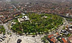 Turkuaz Kubbenin Altında Yüzyıllardır Süren Buluşma