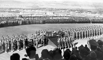 Atatürk'ün cenazesinden hiç görülmeyen fotoğraflar