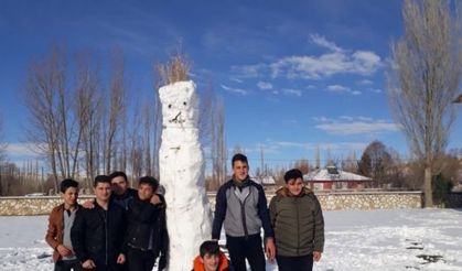 Çayıralan’da en güzel kardan adam yarışması