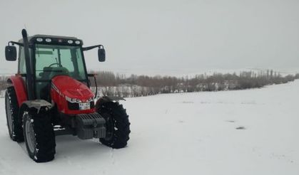 Yozgat’ta kar yağışı bölge çiftçisini sevindirdi