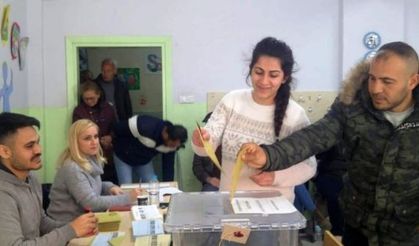 Ayvalık sandığa koştu