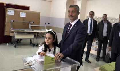 Başkan Mehmet Tahmazoğlu ailesiyle birlikte oyunu kullandı