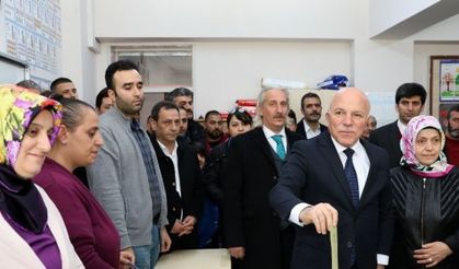 Başkan Sekmen oyunu kullandı