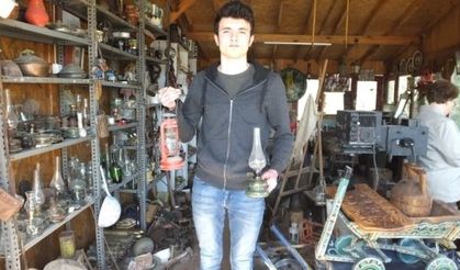 Bu dükkan da eskiye dair her şey var