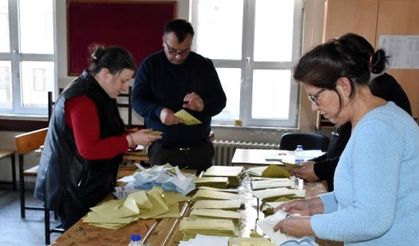 Çorlu’da sandıklar açıldı, oylar sayılıyor
