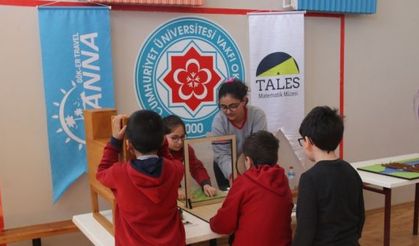 CÜ Vakfı Okulları öğrencileri Matematik Müzesi ile buluştu