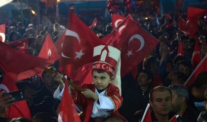 Denizli’de AK Partililer kutlamalara başladı