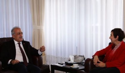 Düzce Üniversitesi kurucu rektöründen, Rektör Çomaklı’ya ziyaret