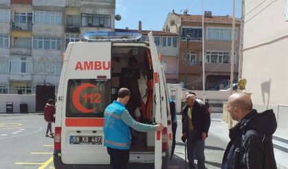 Hastalar sandıklara ambulansla taşınıyor