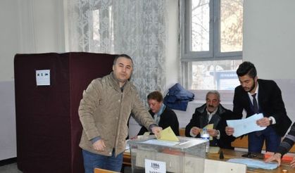 Kars’ta oy kullanma işlemleri başladı