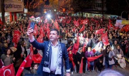 Kuşadası’nın yeni belediye başkanı Ömer Günel oldu