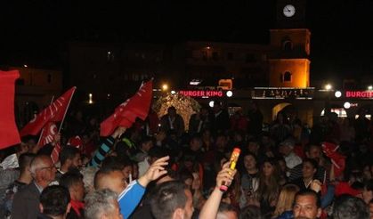 Marmaris’te seçim kutlaması