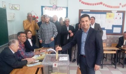 Ömer Günel oyunu eşiyle birlikte kullandı