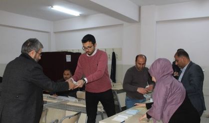 Van’da oy sayımı başladı