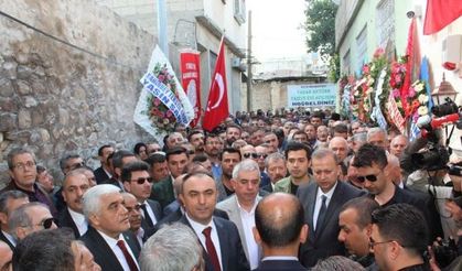 Yaşar Aktürk taziye evi törenle açıldı