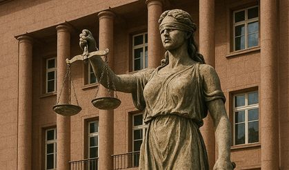 UYUŞTURUCU TİCARETİ SUÇUNDA KADER BELİRLEYEN ÇİZGİ: SENTETİK MADDELERDE HUKUKA AYKIRI DELİL SORUNU